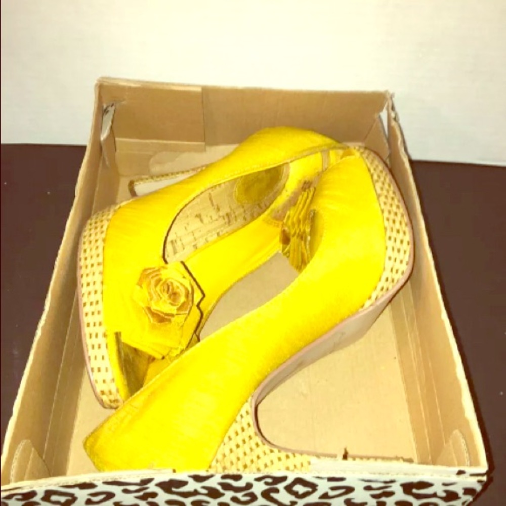 Yellow peep toe shoes 8